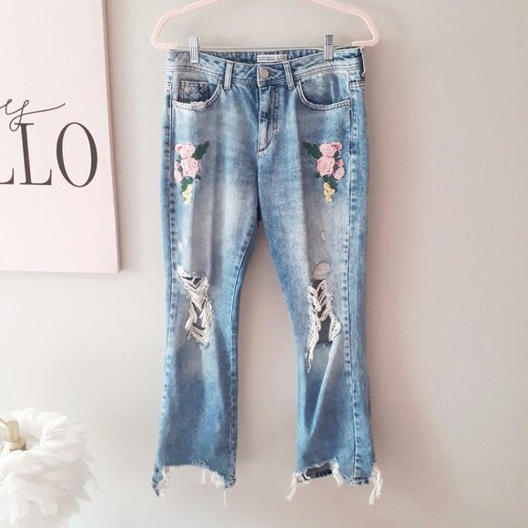 EUC Zara blue floral embroidered ripped denim jeans, 6 - Picture 11 of 12